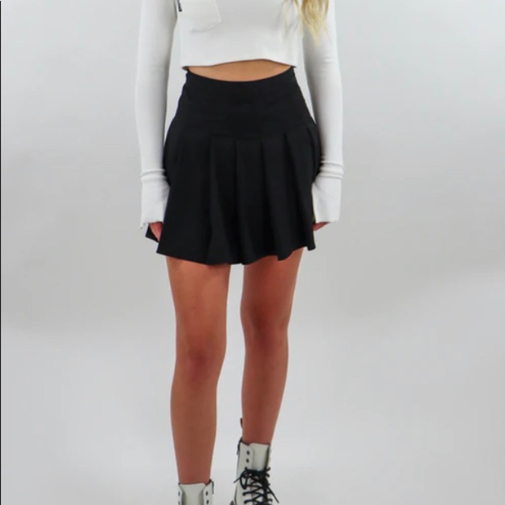 Essential Black Tennis Skirt